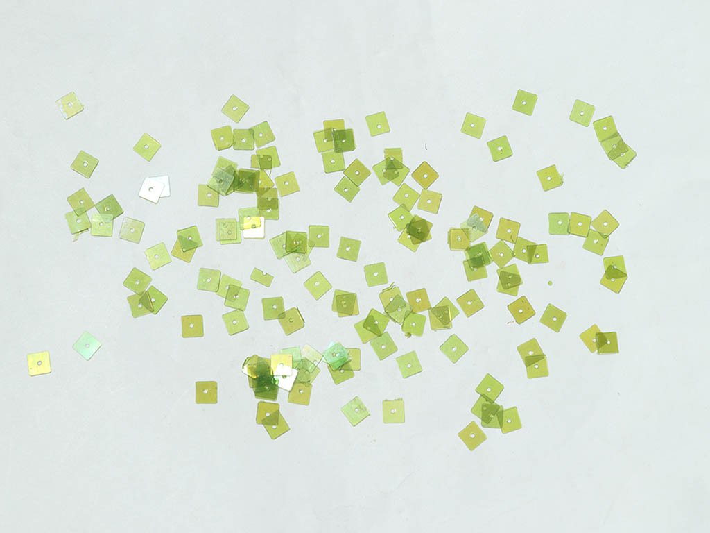 green-square-flat-plastic-sequins-6x6-mm