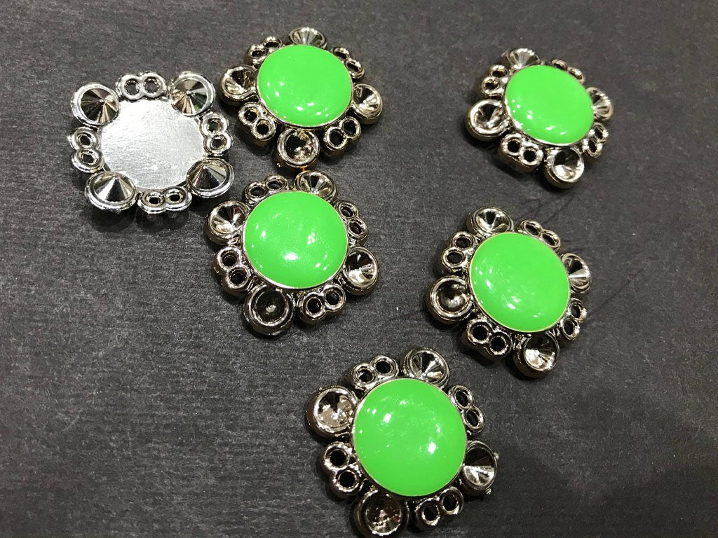 green-square-plastic-stone-with-ccb-frame-enamel-fill-30-mm