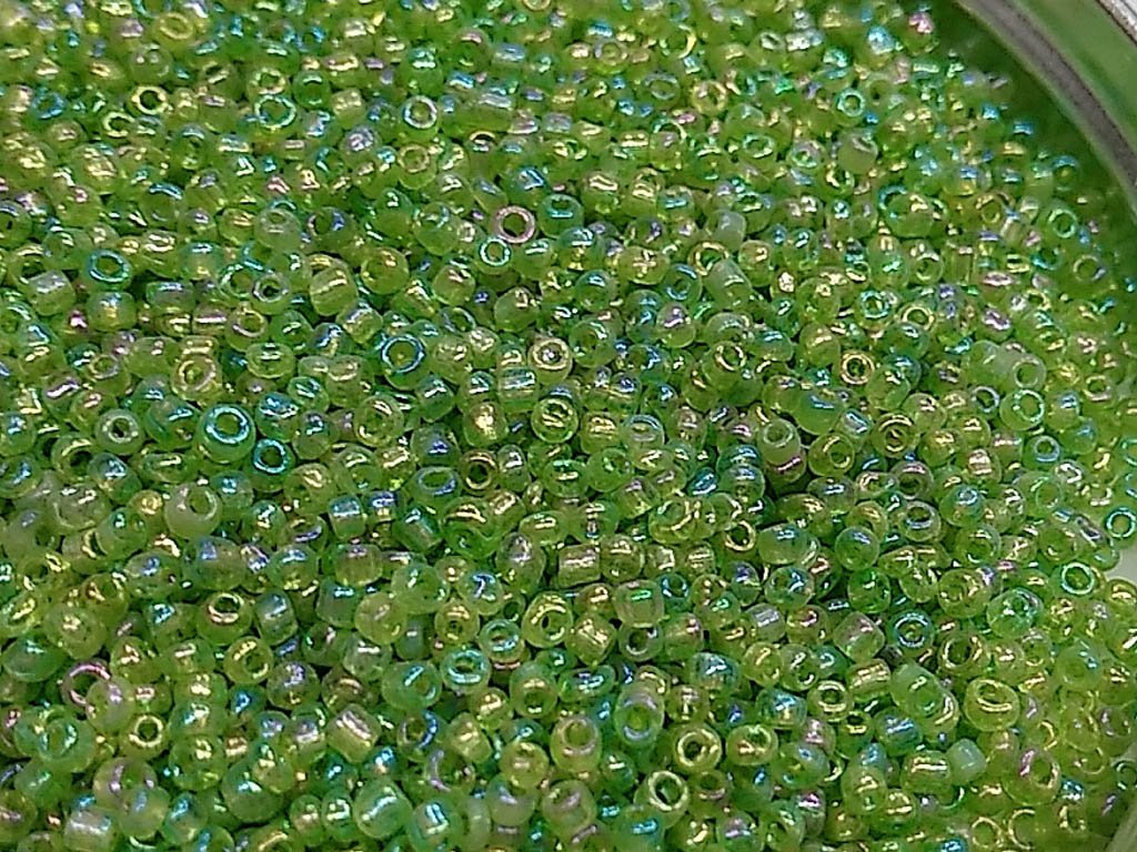 green-transparent-rainbow-round-rocaille-glass-seed-beads