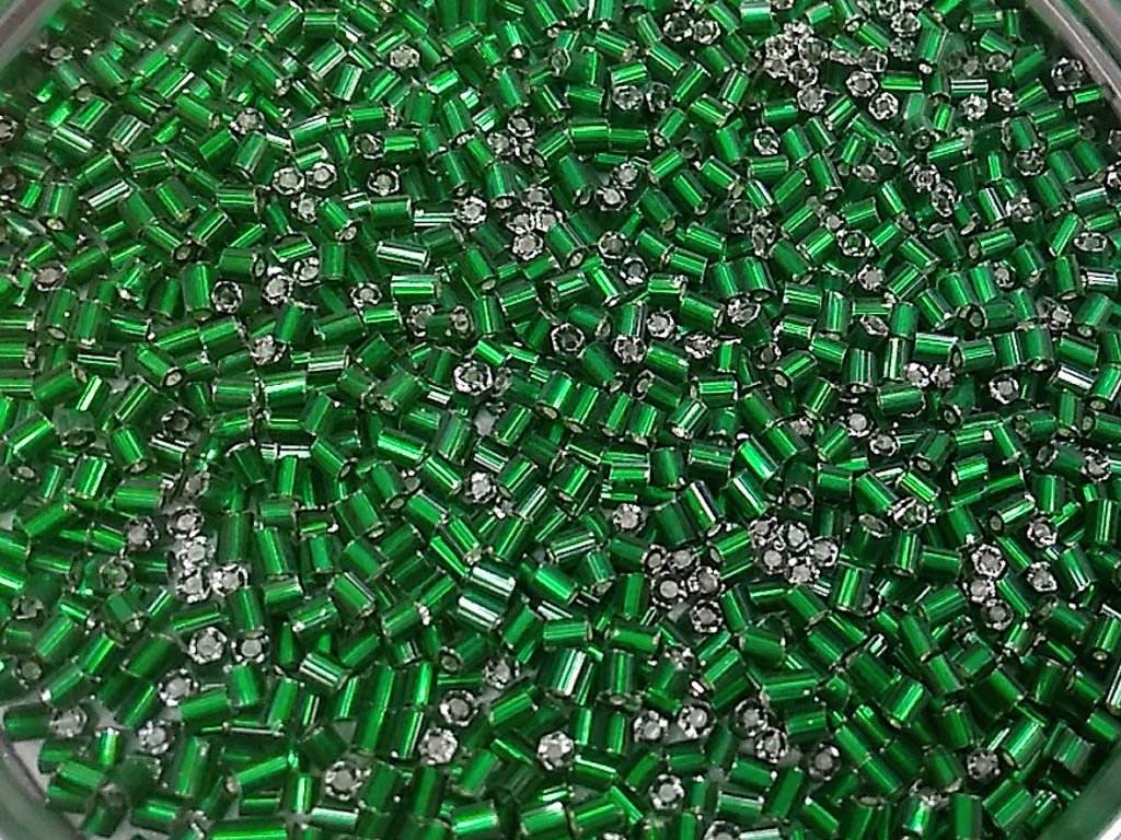 green-transparent-silverline-2-cut-glass-seed-beads