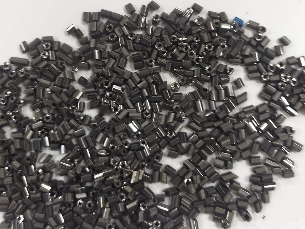 hematite-gray-opaque-2-cut-seed-beads