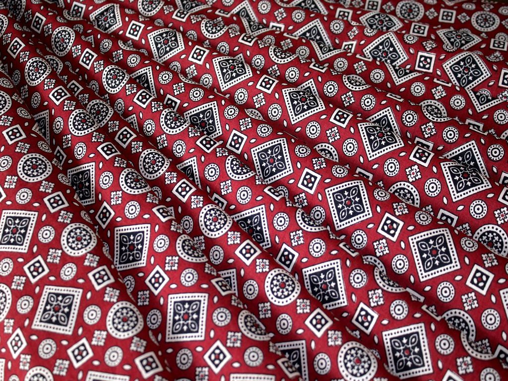 maroon-geometric-print-design-cotton-fabric-rpd32-mb-c