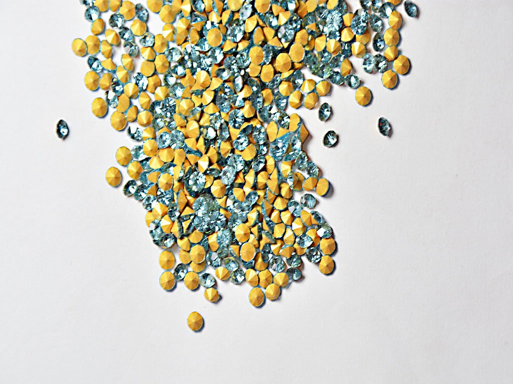 light-blue-octagonal-glass-zircons-stones