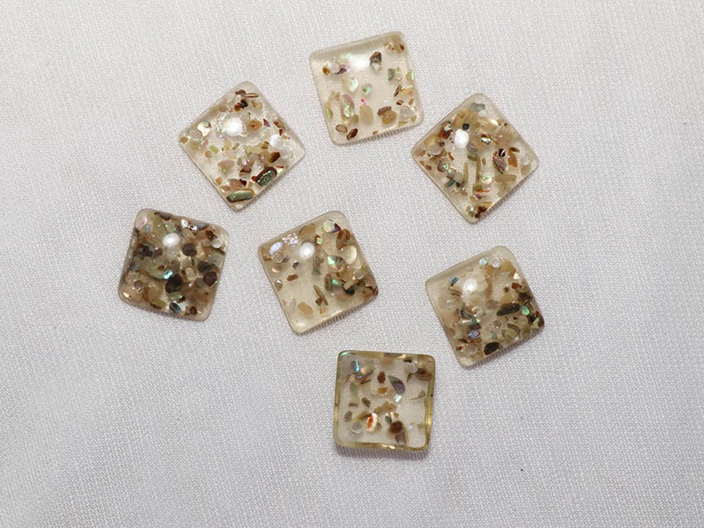 light-brown-designer-square-plastic-stones-16x16-mm