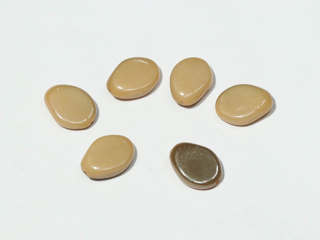 light-brown-drop-uneven-plastic-beads-25x18-mm