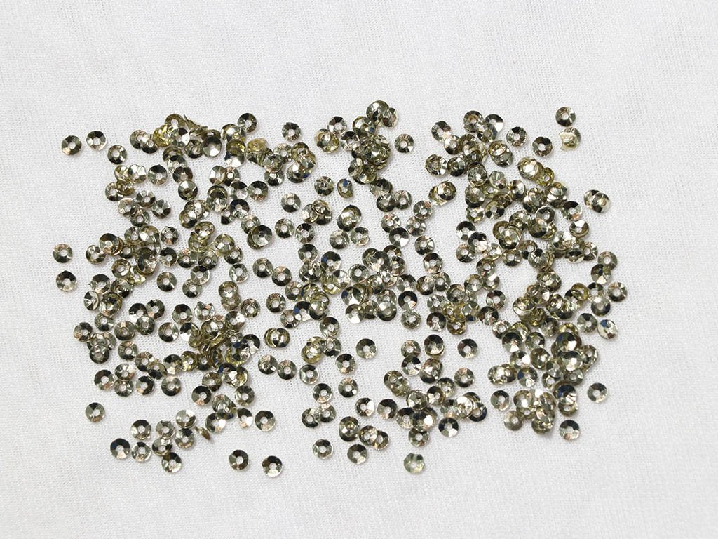 light-gold-bowl-plastic-sequins-3-mm