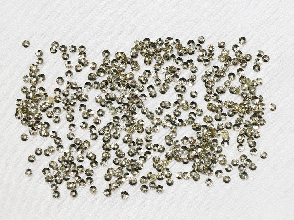 light-golden-bowl-plastic-sequins-3-mm