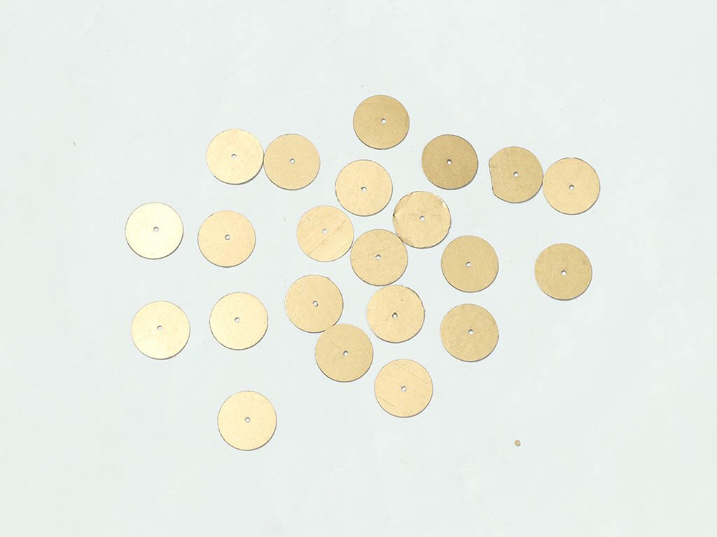 light-golden-flat-circular-plastic-sequins-15-mm