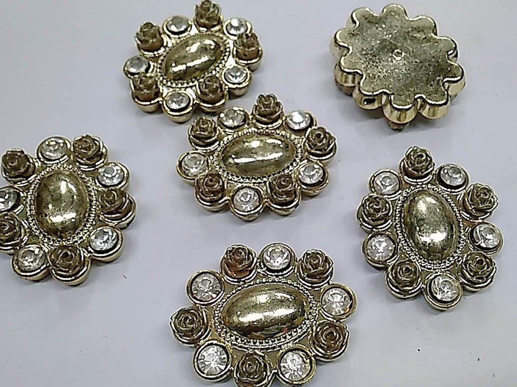 light-golden-oval-flower-plastic-stone-with-resin-flowers-and-glass-stones-40x32-mm