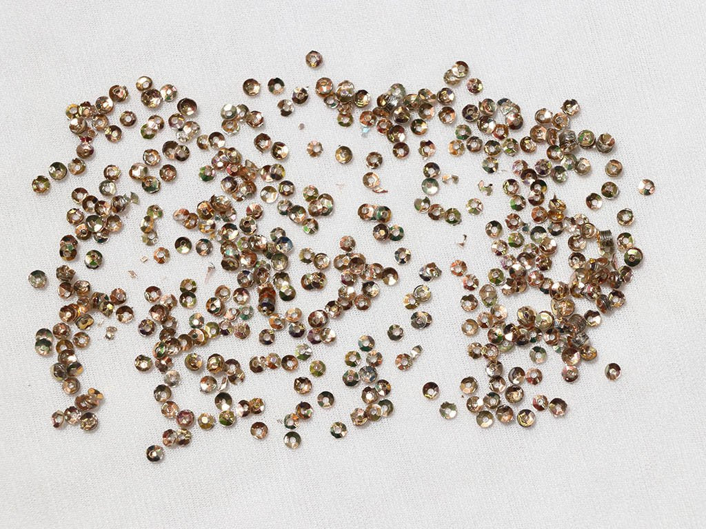 light-golden-rainbow-bowl-plastic-sequins-3-mm