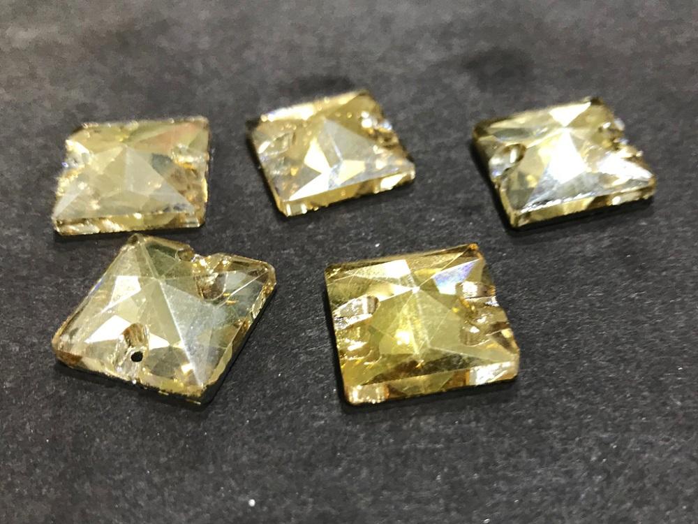 light-golden-square-glass-stones-16x16-mm