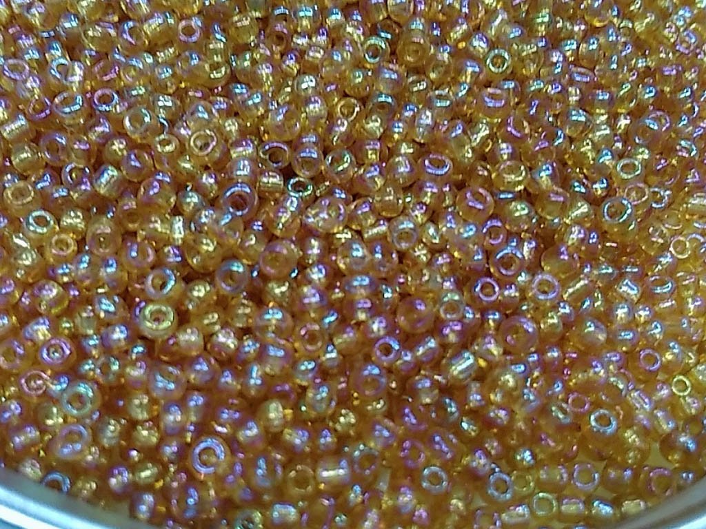 light-golden-transparent-rainbow-round-rocaille-glass-seed-beads