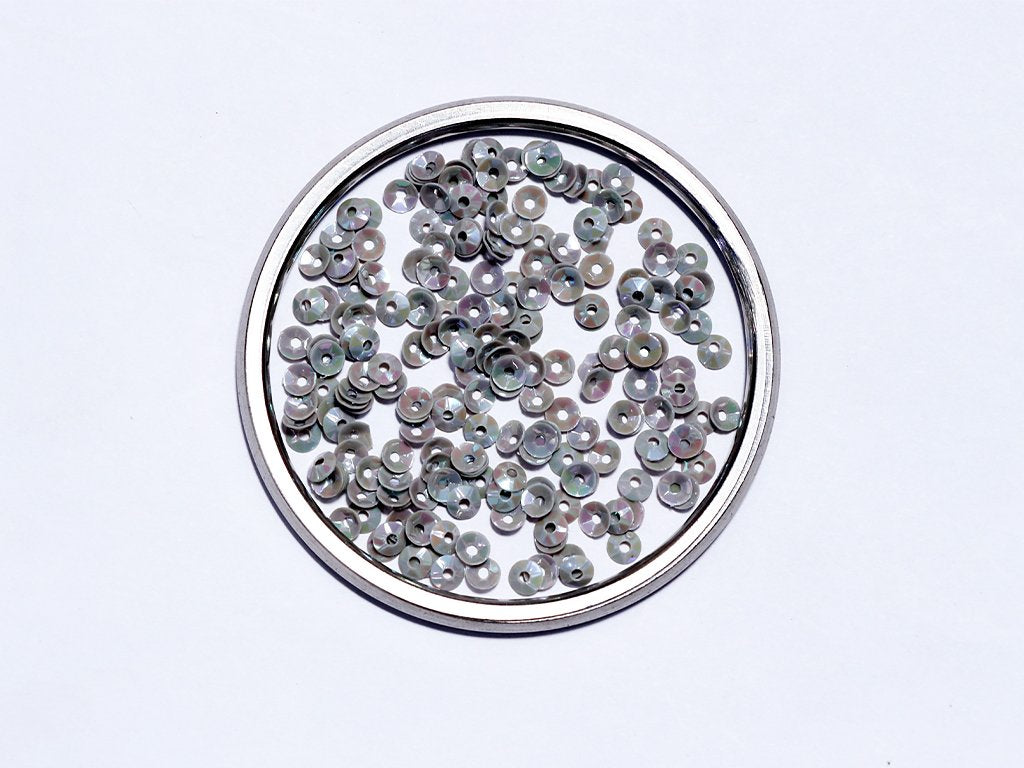 light-gray-centre-hole-bowl-plastic-sequins-4-mm