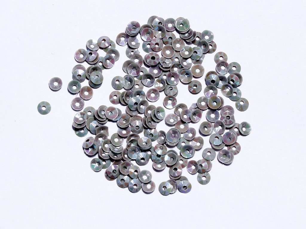 light-gray-centre-hole-bowl-plastic-sequins-4-mm