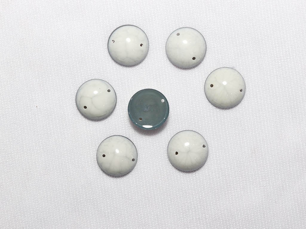 light-gray-designer-dyeable-circular-plastic-stones-14mm