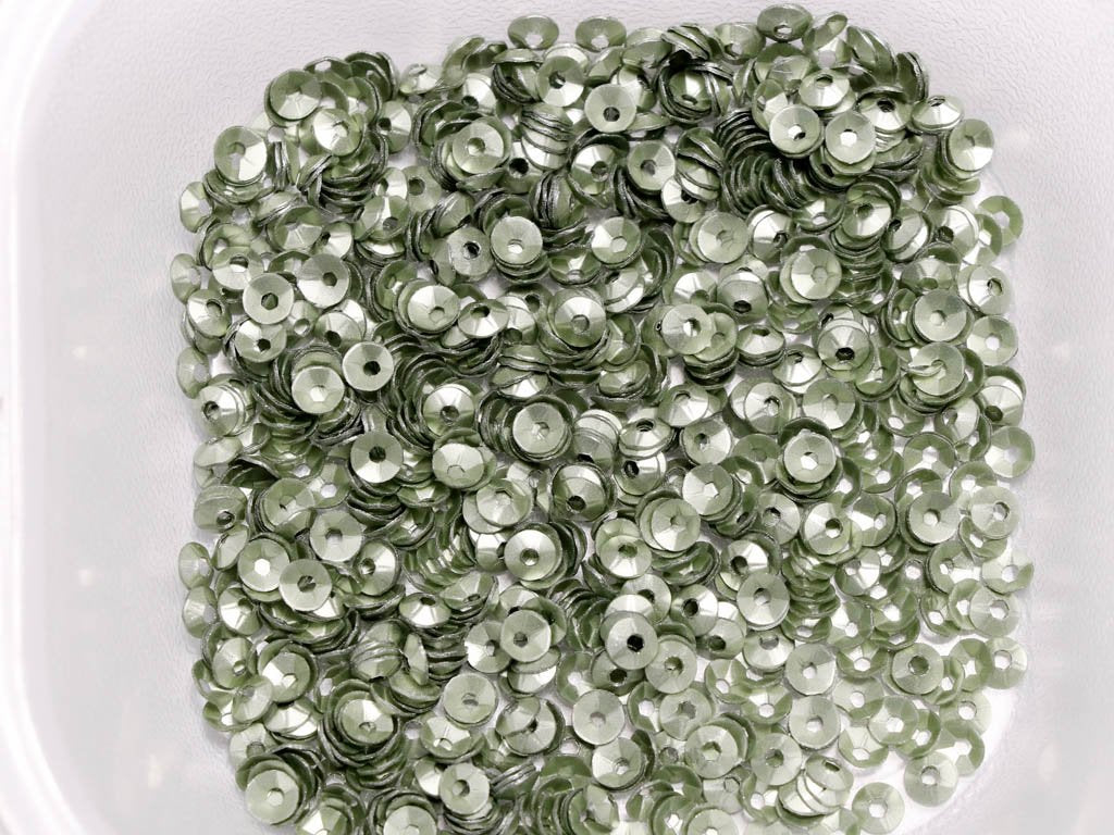 light-green-center-hole-bowl-plastic-sequins