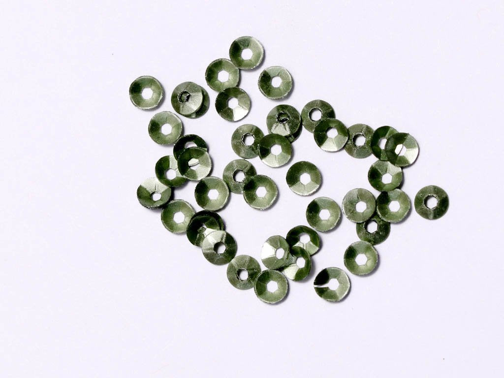 light-green-center-hole-bowl-plastic-sequins