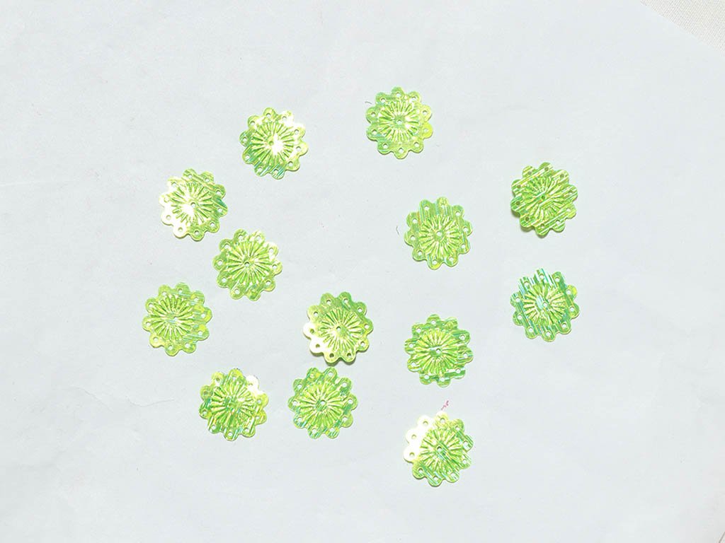 light-green-designer-flower-plastic-sequins-16-mm