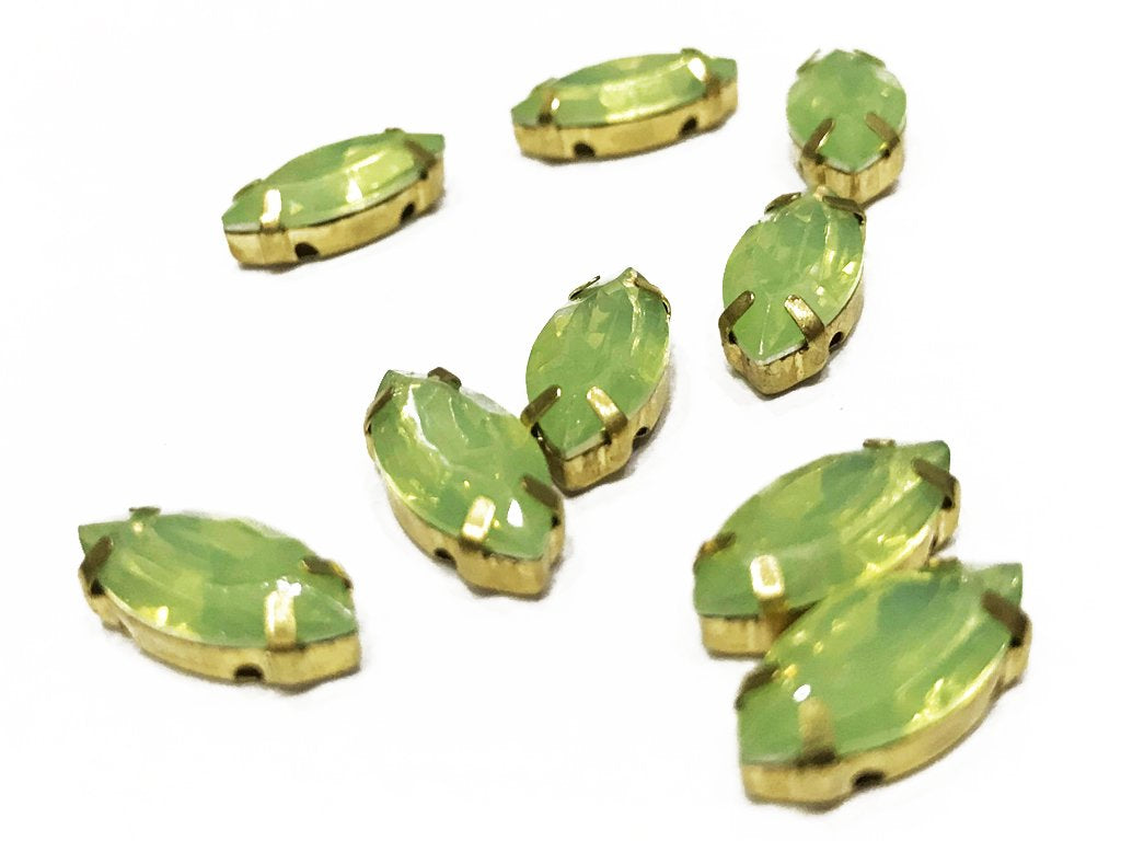 light-green-eye-resin-stones-with-catcher-15x7-mm