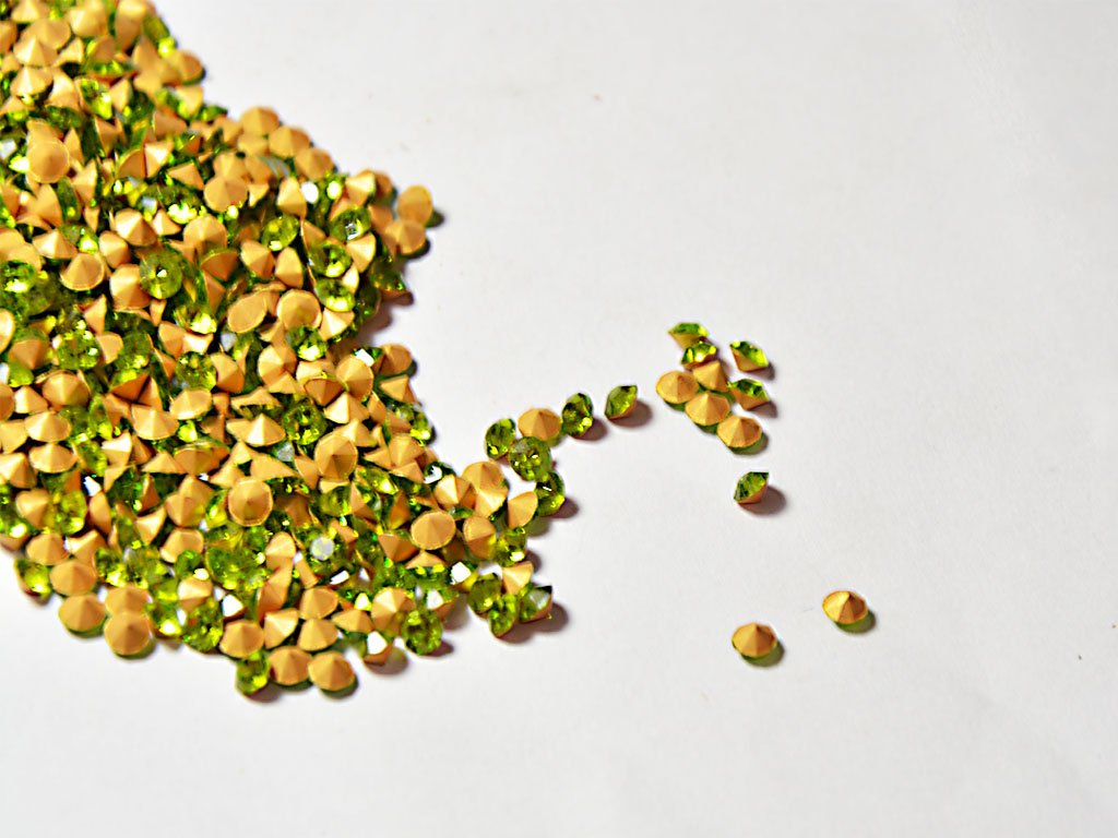 light-green-octagonal-glass-zircons-stones