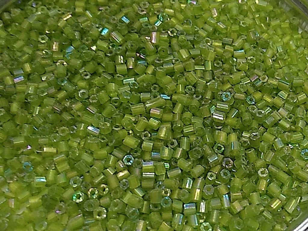 light-green-rainbow-transparent-2-cut-glass-seed-beads