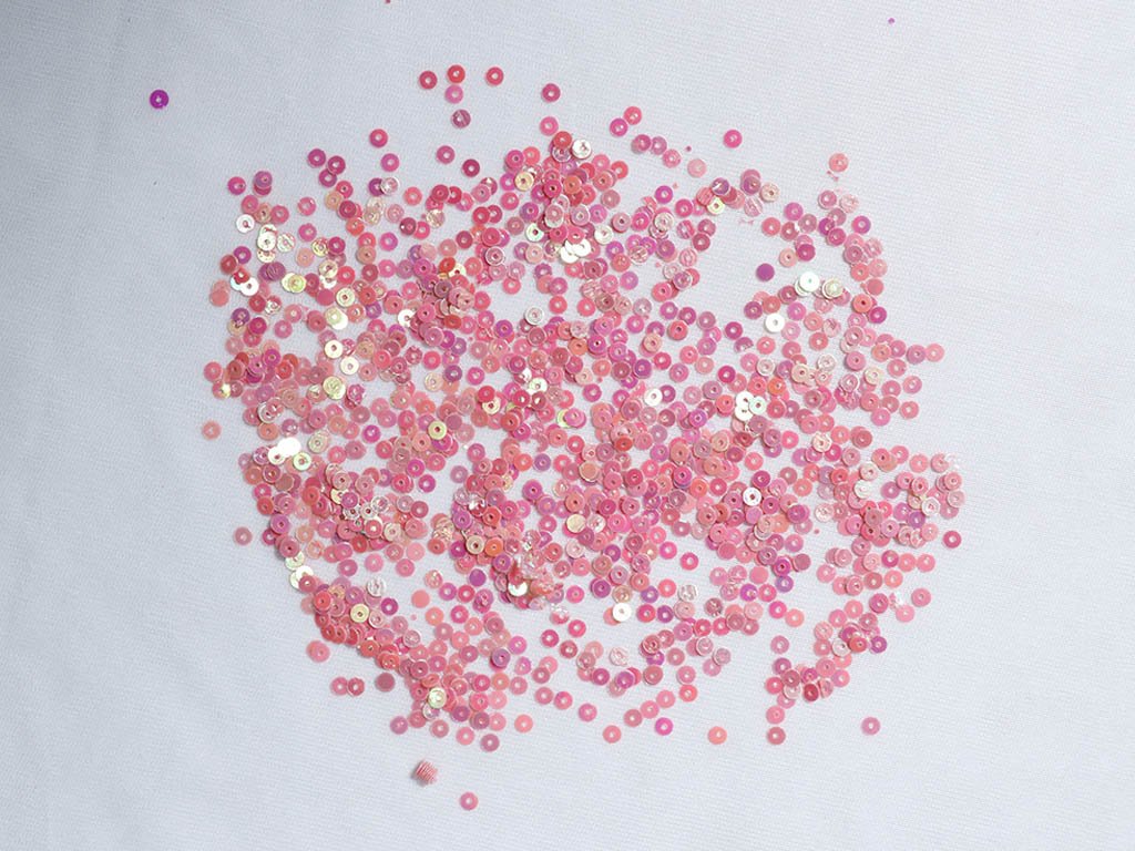 light-pink-circular-plastic-sequins-4-mm