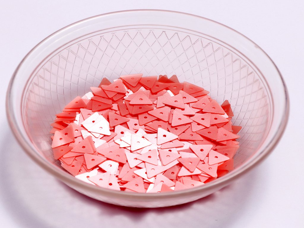 light-pink-triangular-centre-hole-plastic-sequin