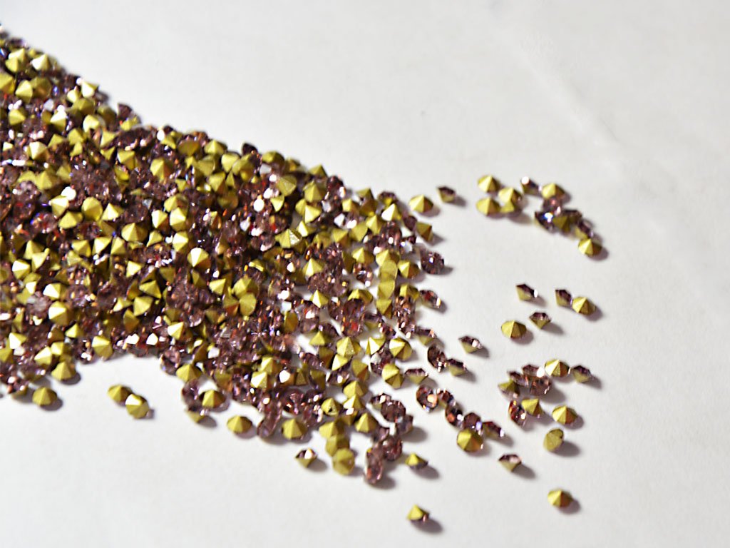 light-purple-octagonal-glass-zircons-stones