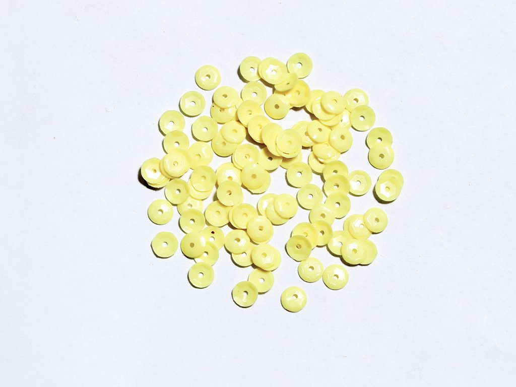 light-yellow-centre-hole-circular-flat-plastic-sequin-6-mm