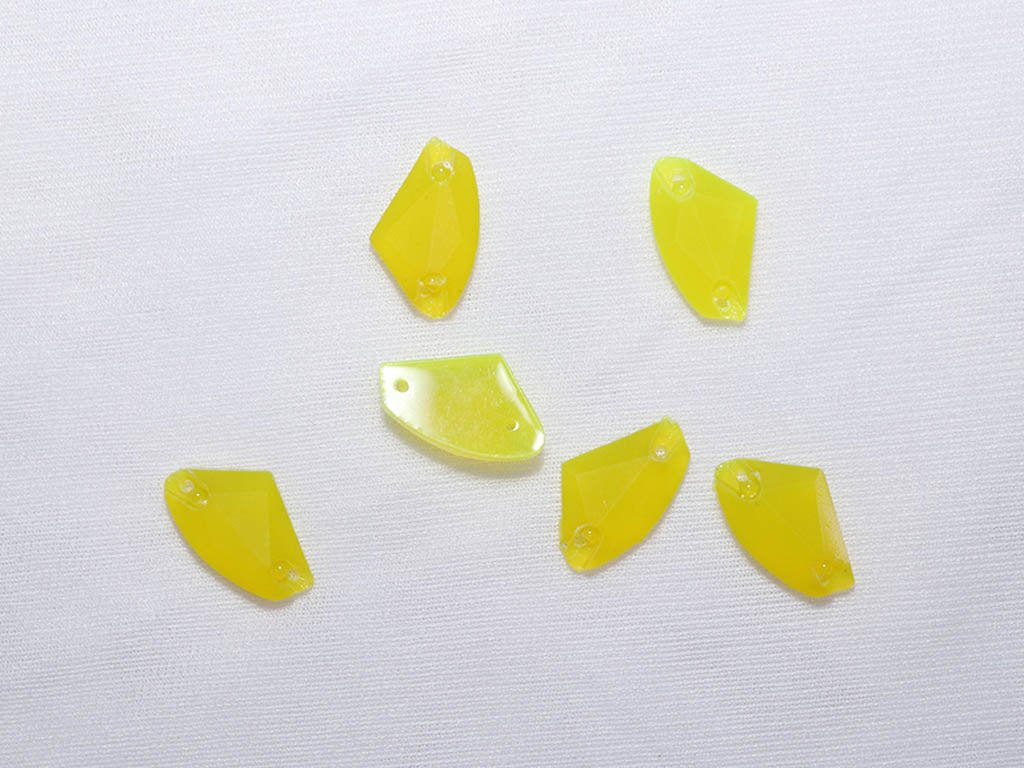 light-yellow-designer-uneven-plastic-stones-12x20-mm
