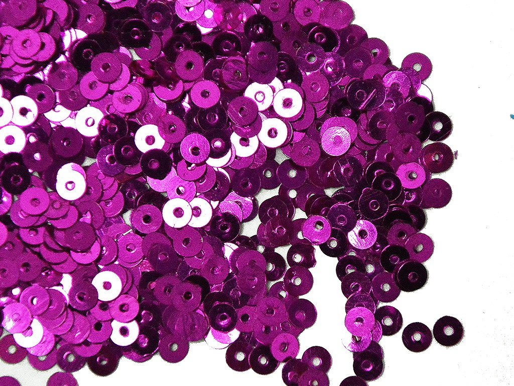 magenta-pink-metallic-circular-plastic-sequins