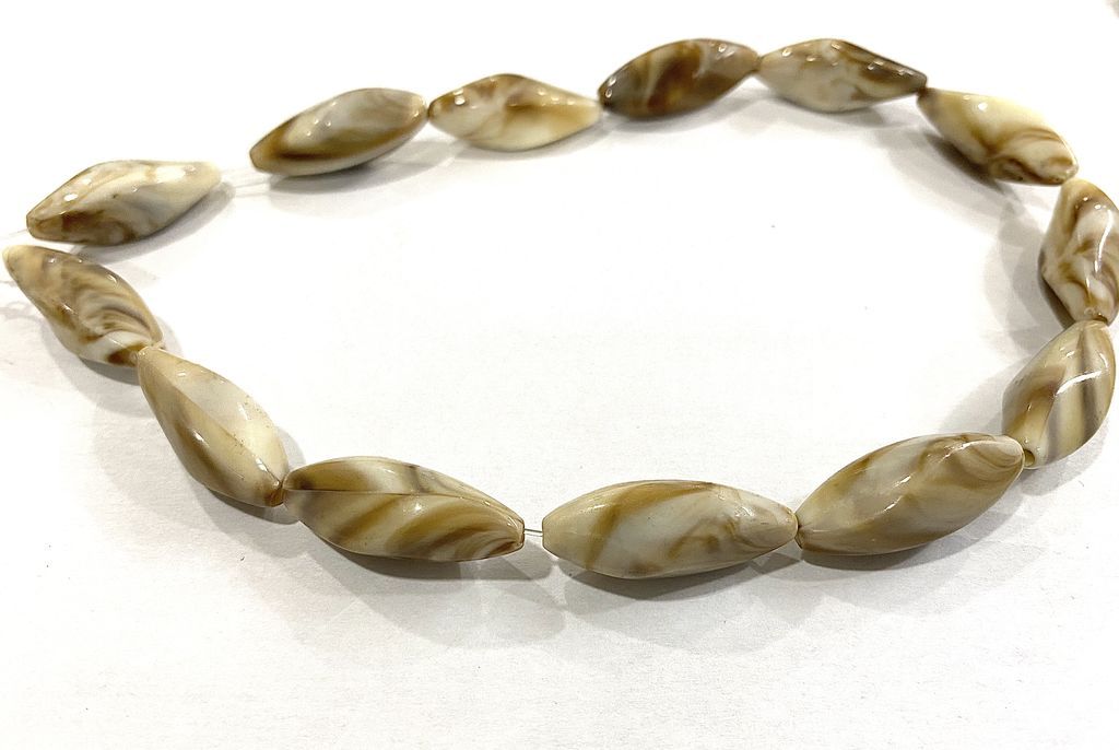 marble-look-uneven-eye-shaped-plastic-beads