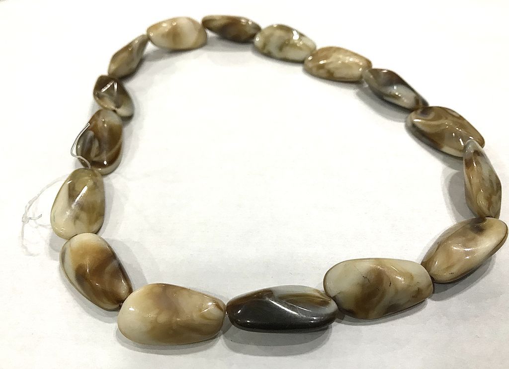 marble-look-uneven-shape-plastic-beads