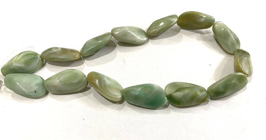 marble-look-uneven-shaped-plastic-beads