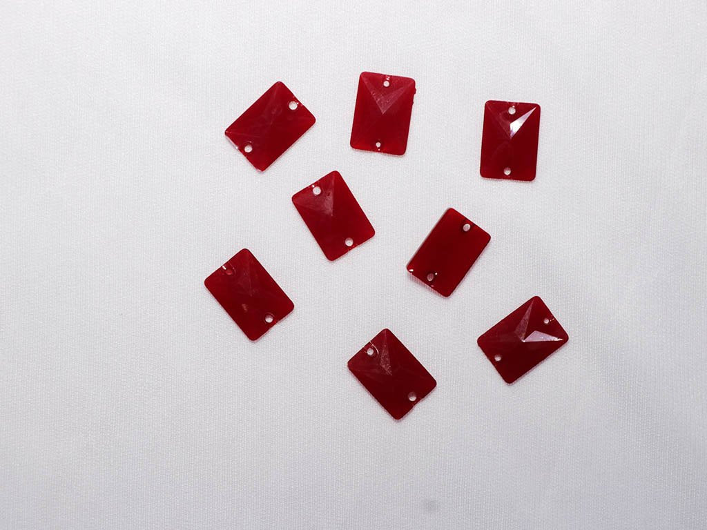 maroon-2-hole-square-designer-plastic-stones-18x13-mm