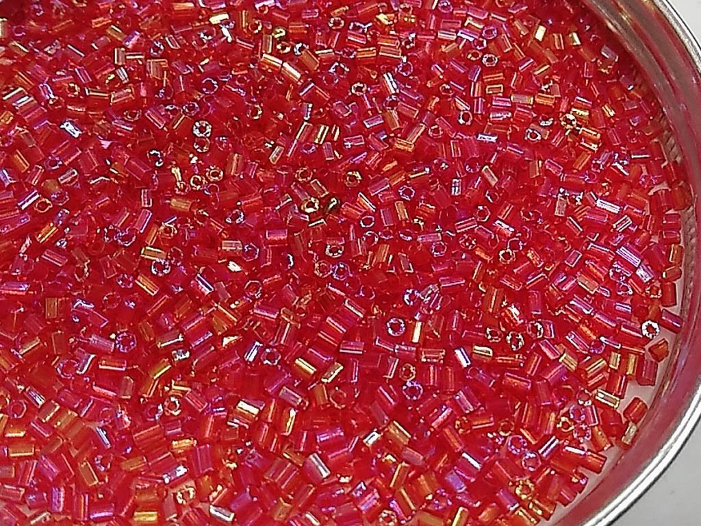 maroon-transparent-rainbow-2-cut-glass-seed-beads