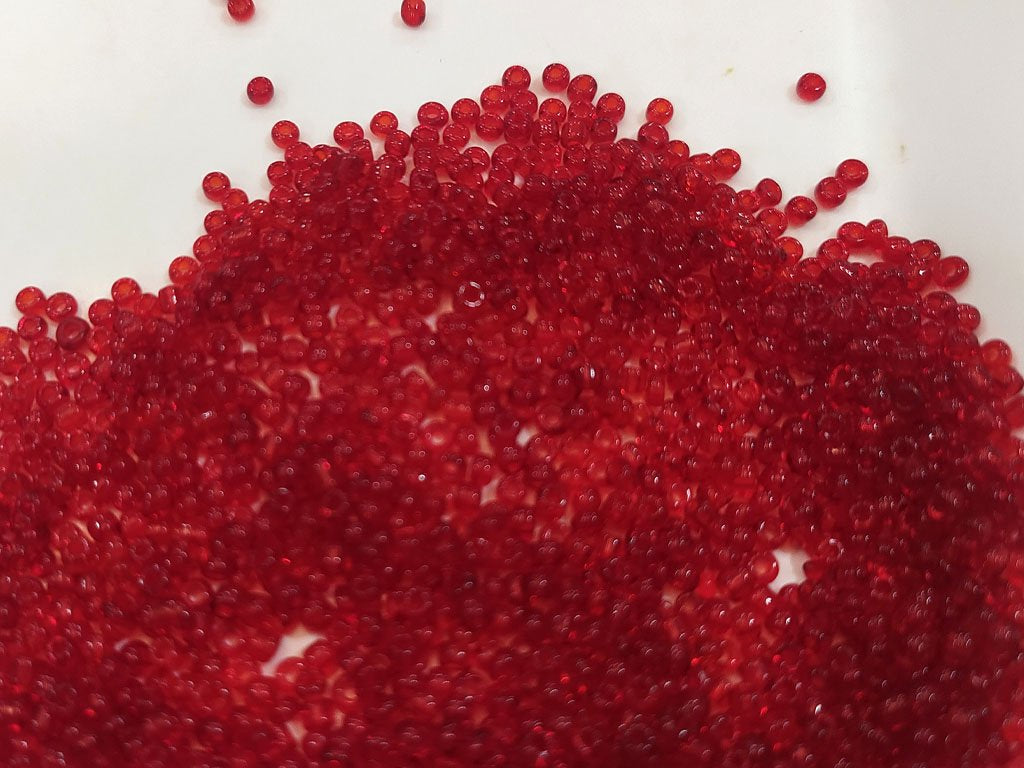 maroon-transparent-round-rocaille-seed-beads