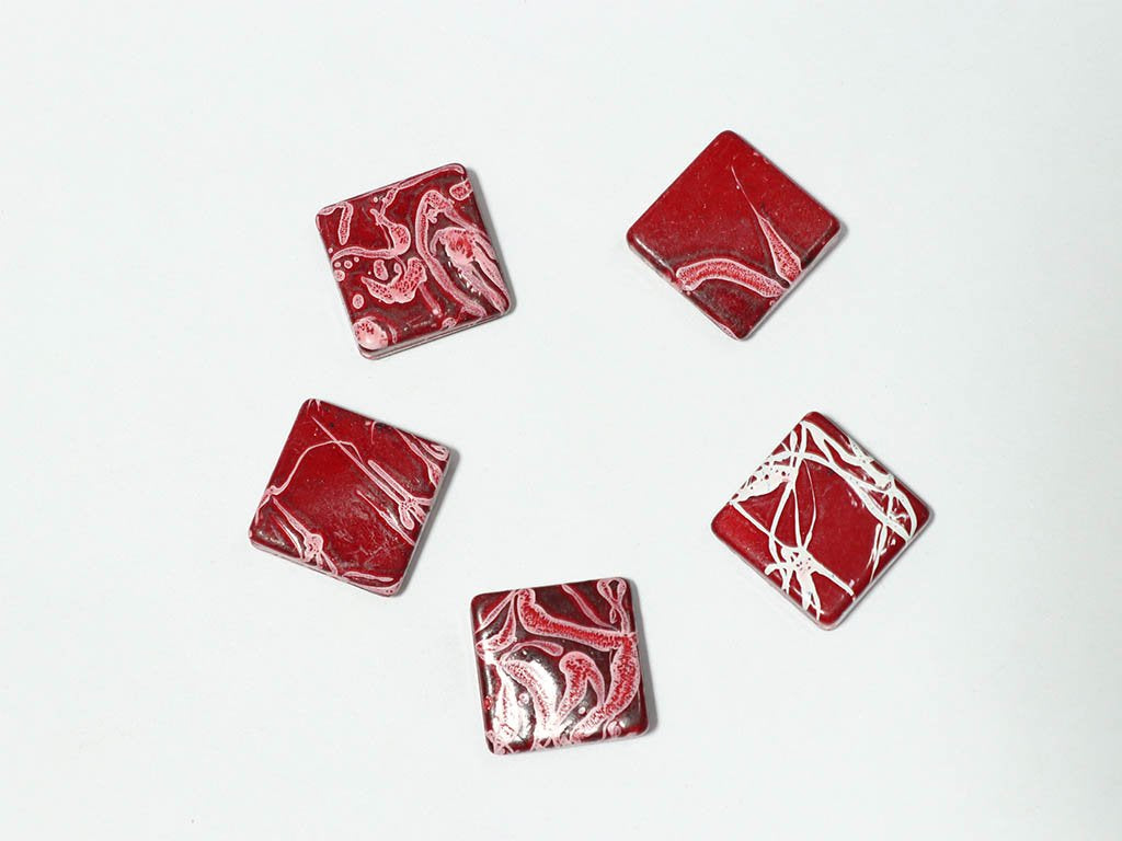 maroon-white-designer-square-plastic-beads-22x22-mm