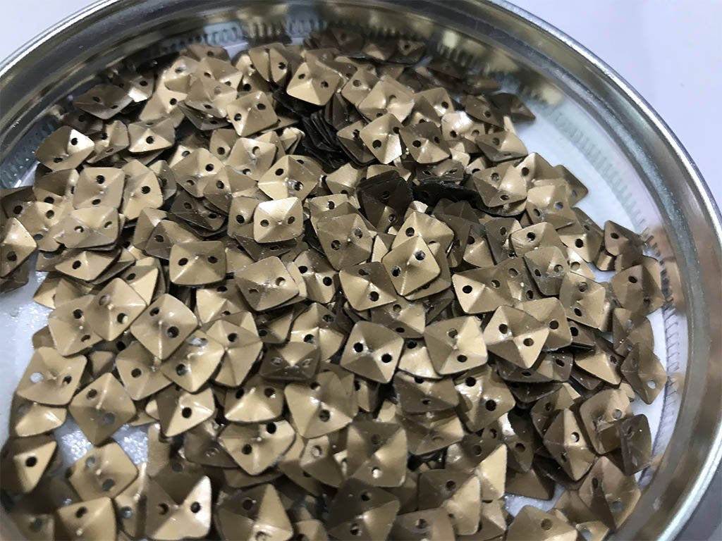 matte-copper-2-hole-square-plastic-sequins