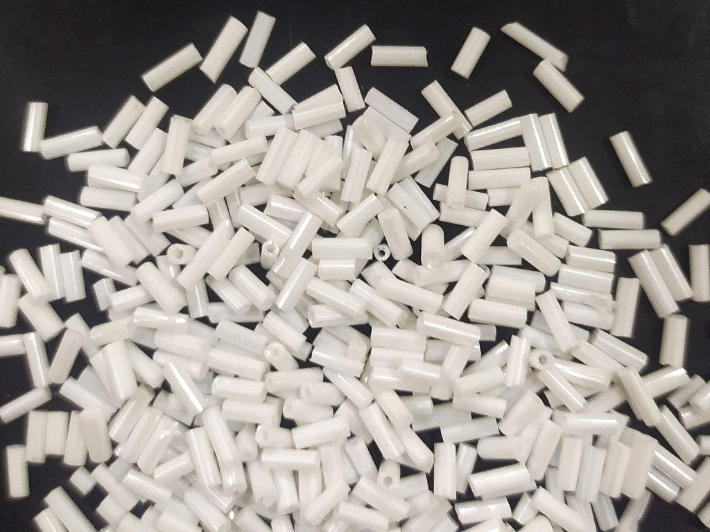 milky-white-lustre-pipe-seed-beads