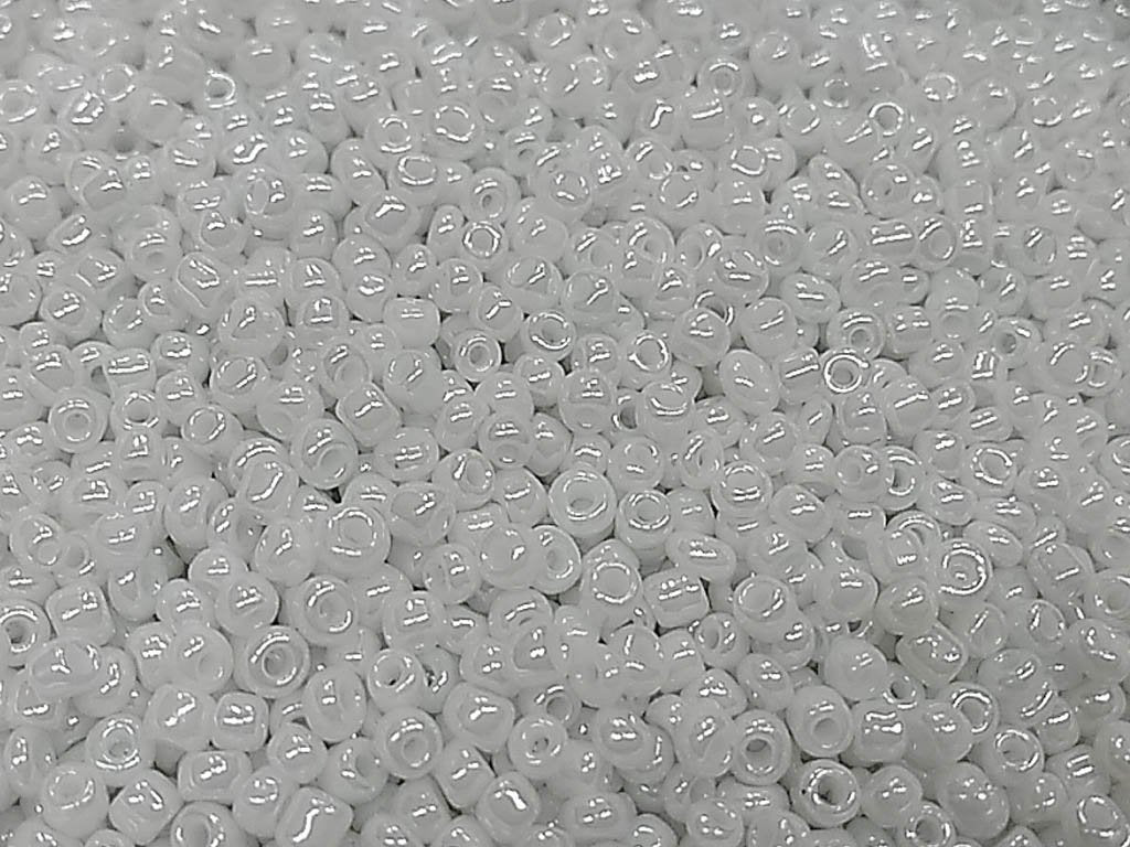 milky-white-lustre-round-rocaille-glass-seed-beads