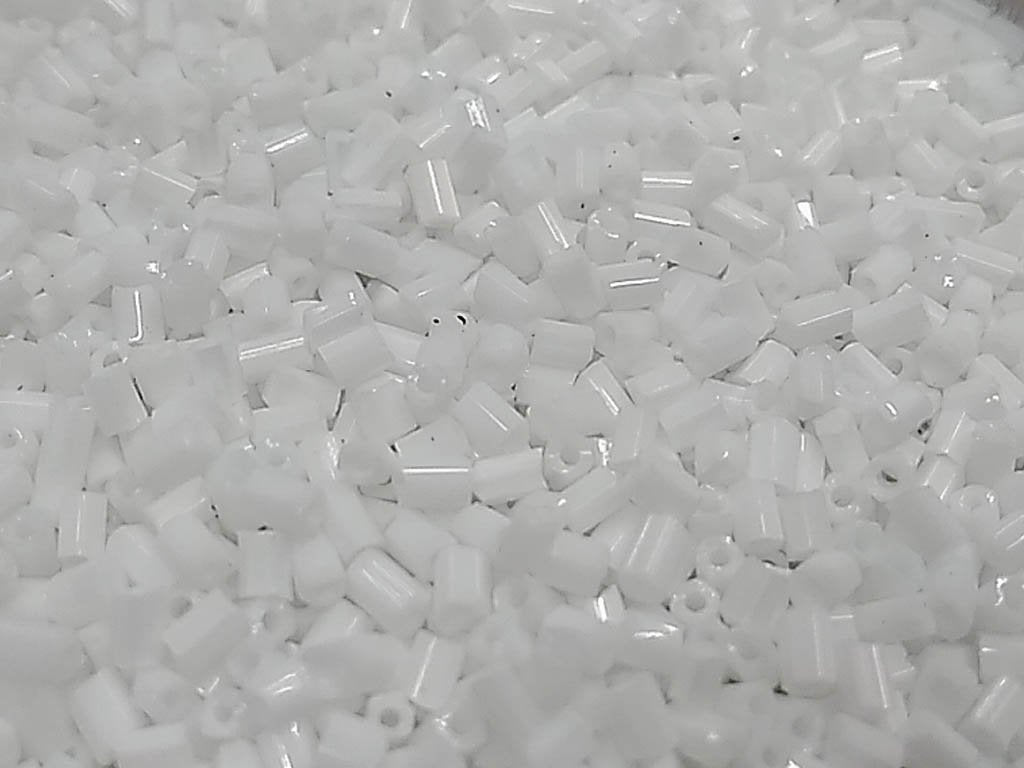 milky-white-opaque-2-cut-glass-seed-beads