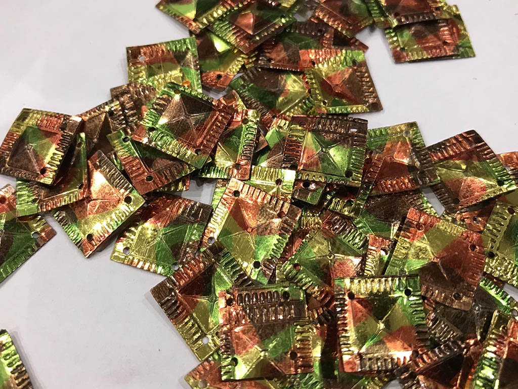 multicolour-metallic-square-4-hole-plastic-sequins-1