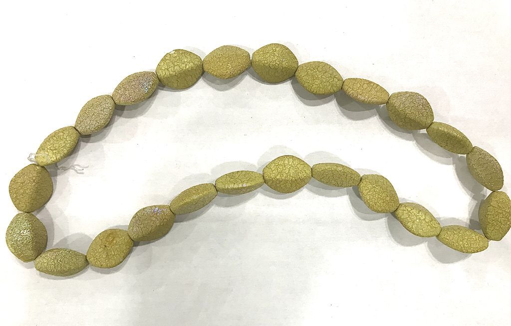 mustard-rainbow-kite-shaped-plastic-beads