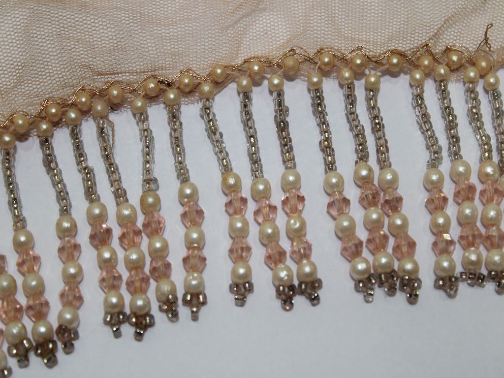 off-white-pearl-and-pink-crystal-tassel-trim