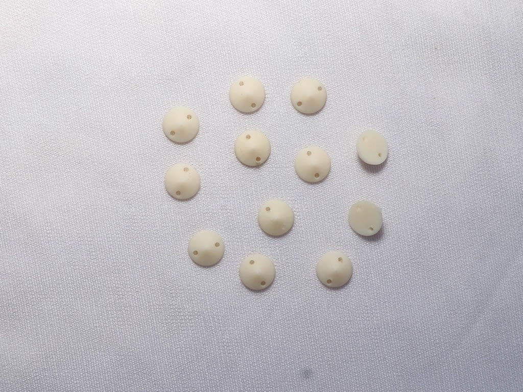off-white-2-hole-dyeable-circular-plastic-stones-8-mm
