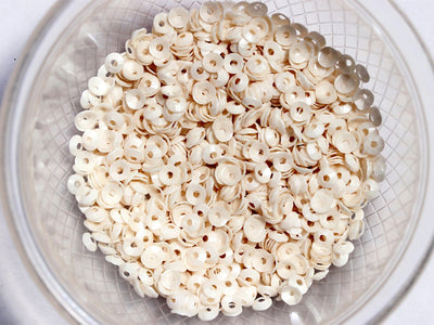 off-white-centre-hole-bowl-plastic-sequins-4-mm