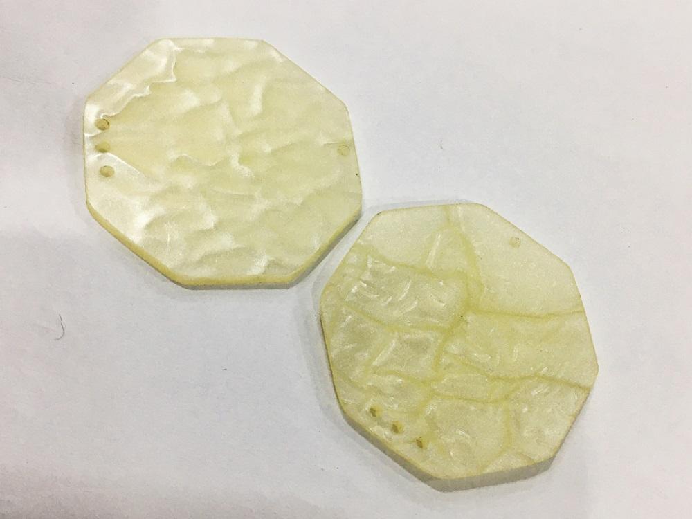 off-white-octagonal-plastic-stones