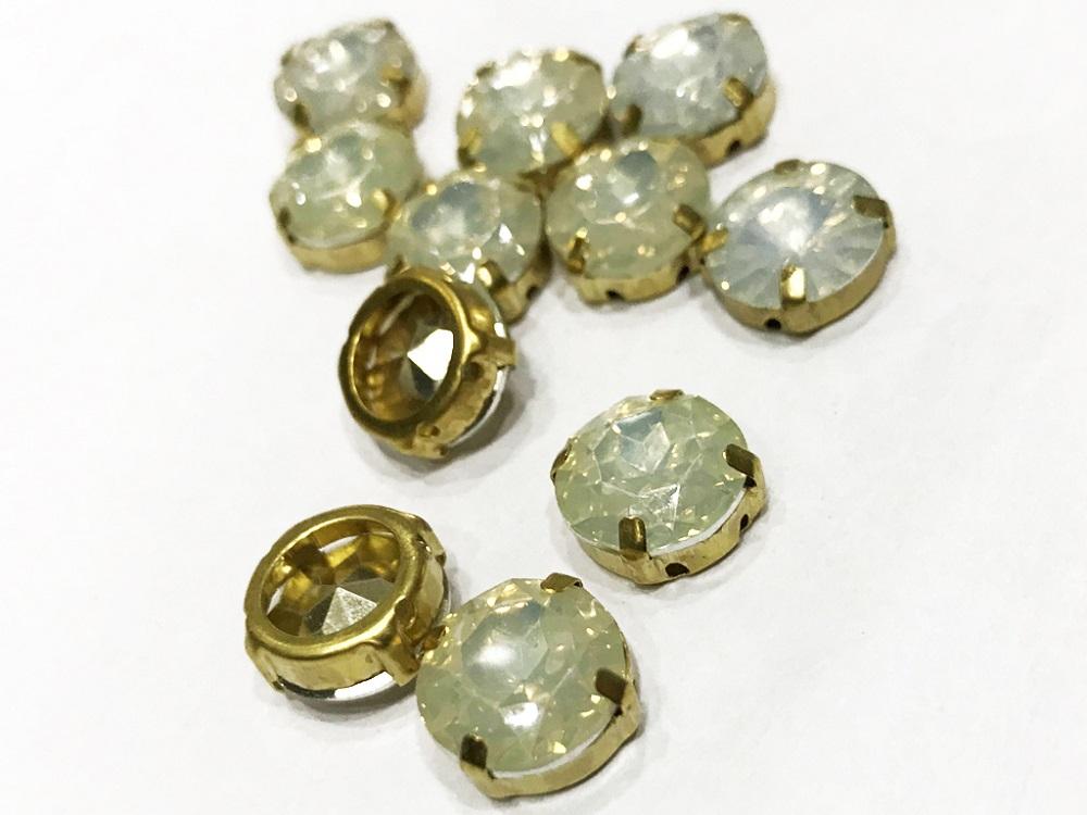 off-white-opal-circular-resin-stones-with-catcher-12-mm