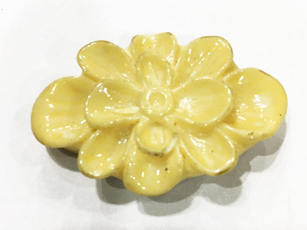 off-white-oval-flower-resin-stone